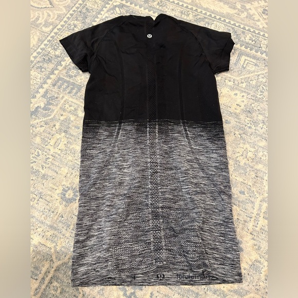 Lululemon Swiftly Tee Too 4 Special Ombré Grey Black - Picture 2 of 3
